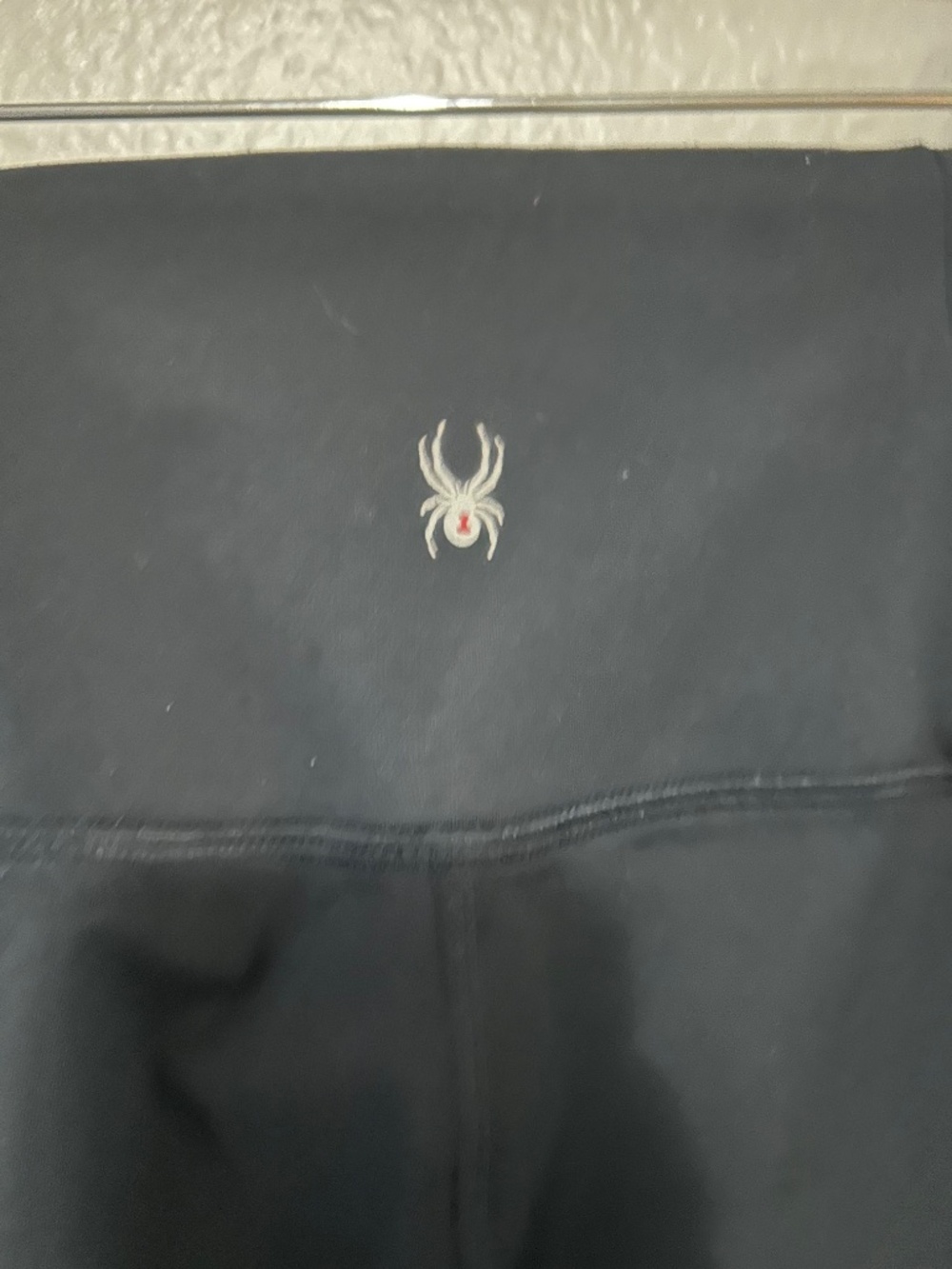 Spyder Active Black Leggings with Pockets, 3/4 length, size M - Picture 3 of 4